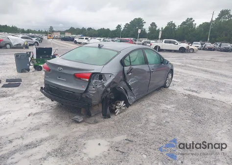 2017 Kia Forte S z USA, uszkodzony, nr VIN 3KPFL4A73HE030052